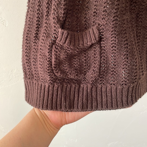 Brown, short sleeve sweater, MUDD size large front pockets scoop neck - Picture 3 of 6